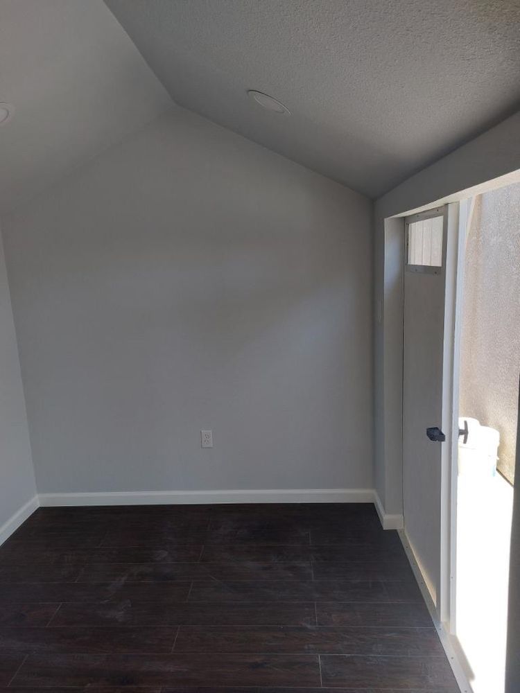 Hernandez Painting (1)