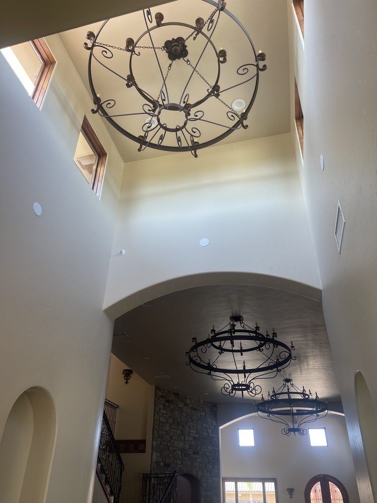 Hernandez Painting (15)