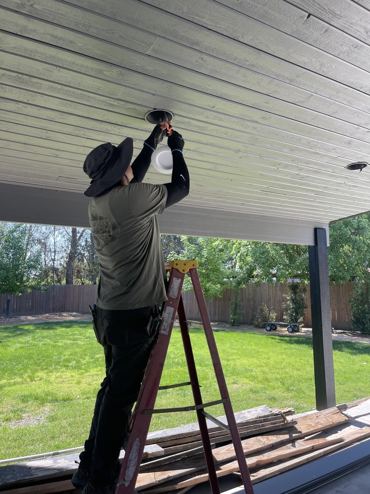 Hernandez Painting (22)