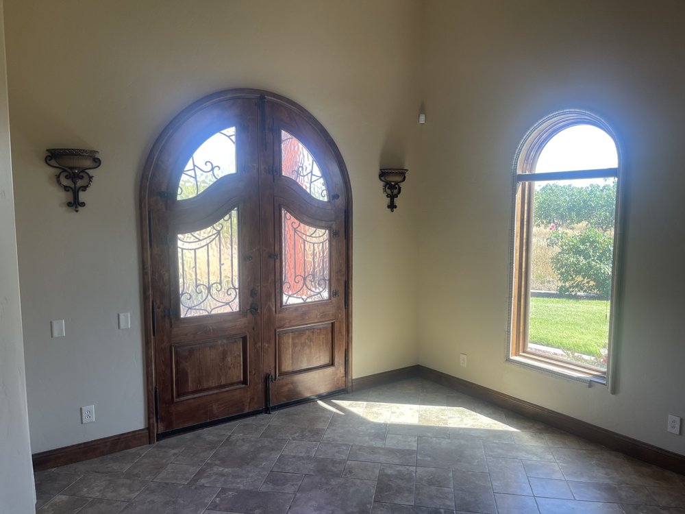 Hernandez Painting (61)